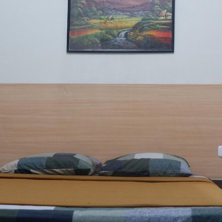 Hotel Taman Indah Madiun Luaran gambar