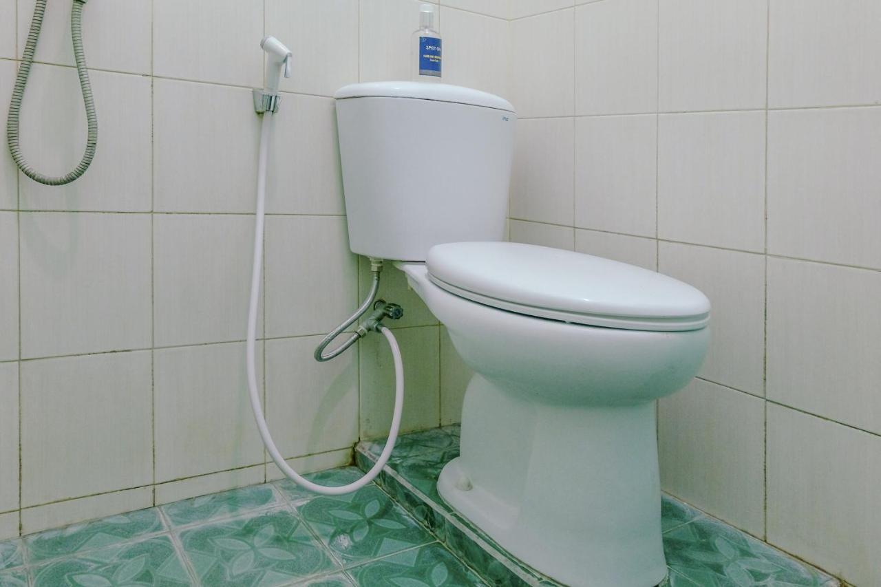 Hotel Taman Indah Madiun Luaran gambar