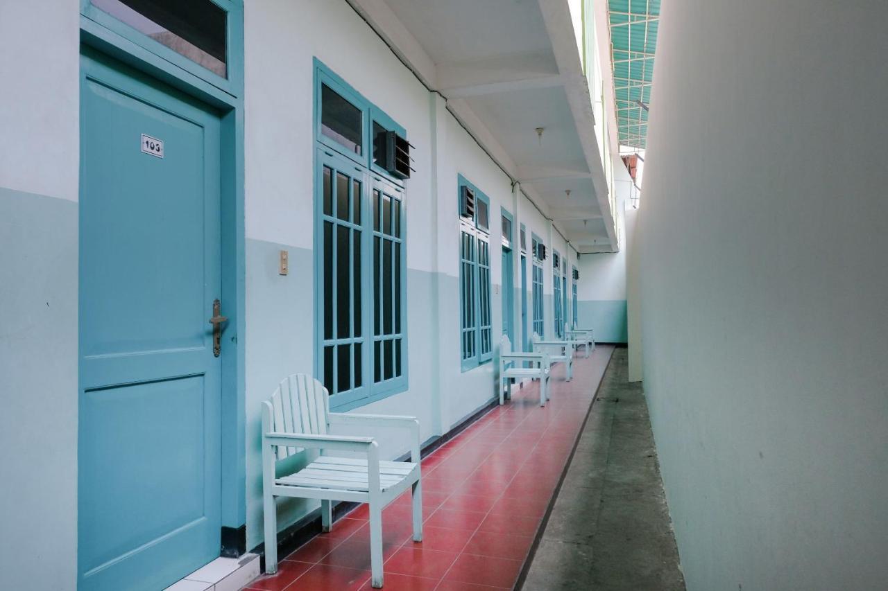 Hotel Taman Indah Madiun Luaran gambar