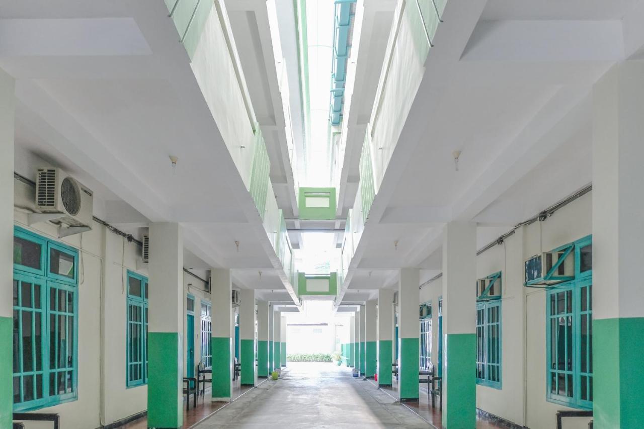 Hotel Taman Indah Madiun Luaran gambar