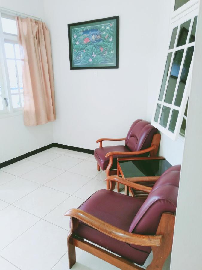 Hotel Taman Indah Madiun Luaran gambar