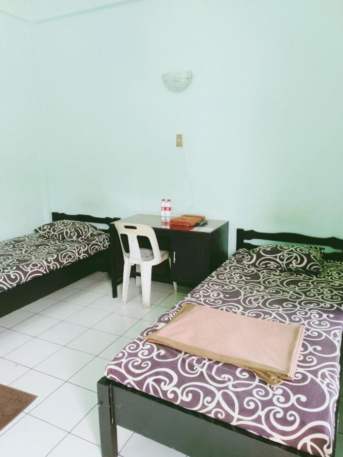 Hotel Taman Indah Madiun Luaran gambar