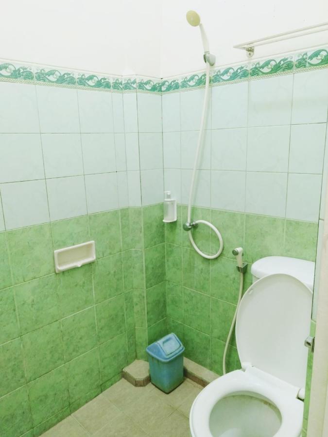Hotel Taman Indah Madiun Luaran gambar