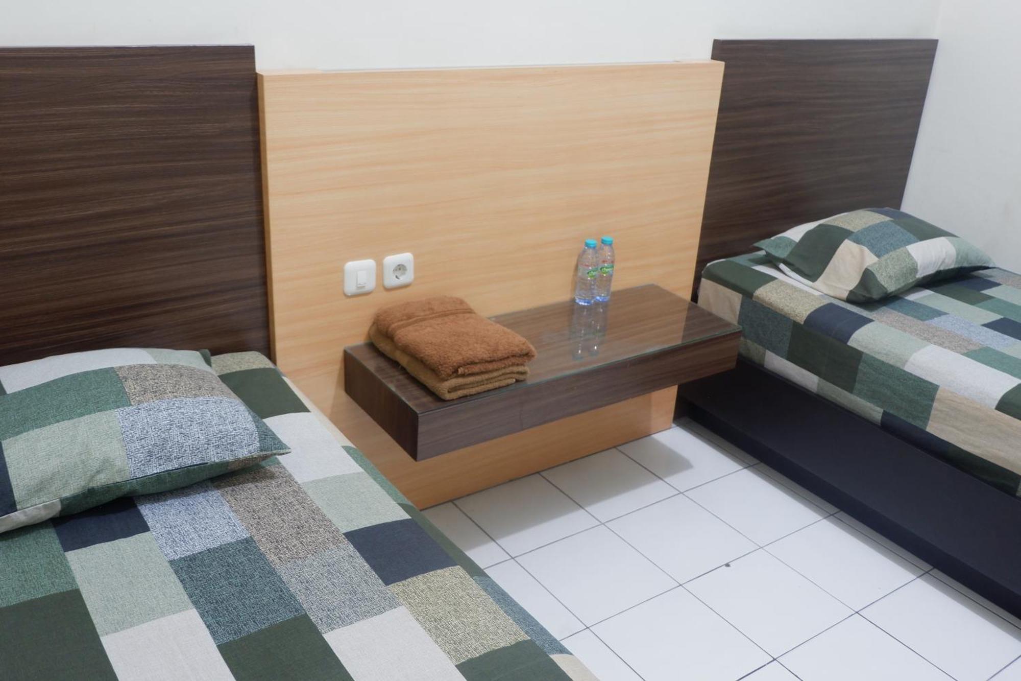 Hotel Taman Indah Madiun Luaran gambar