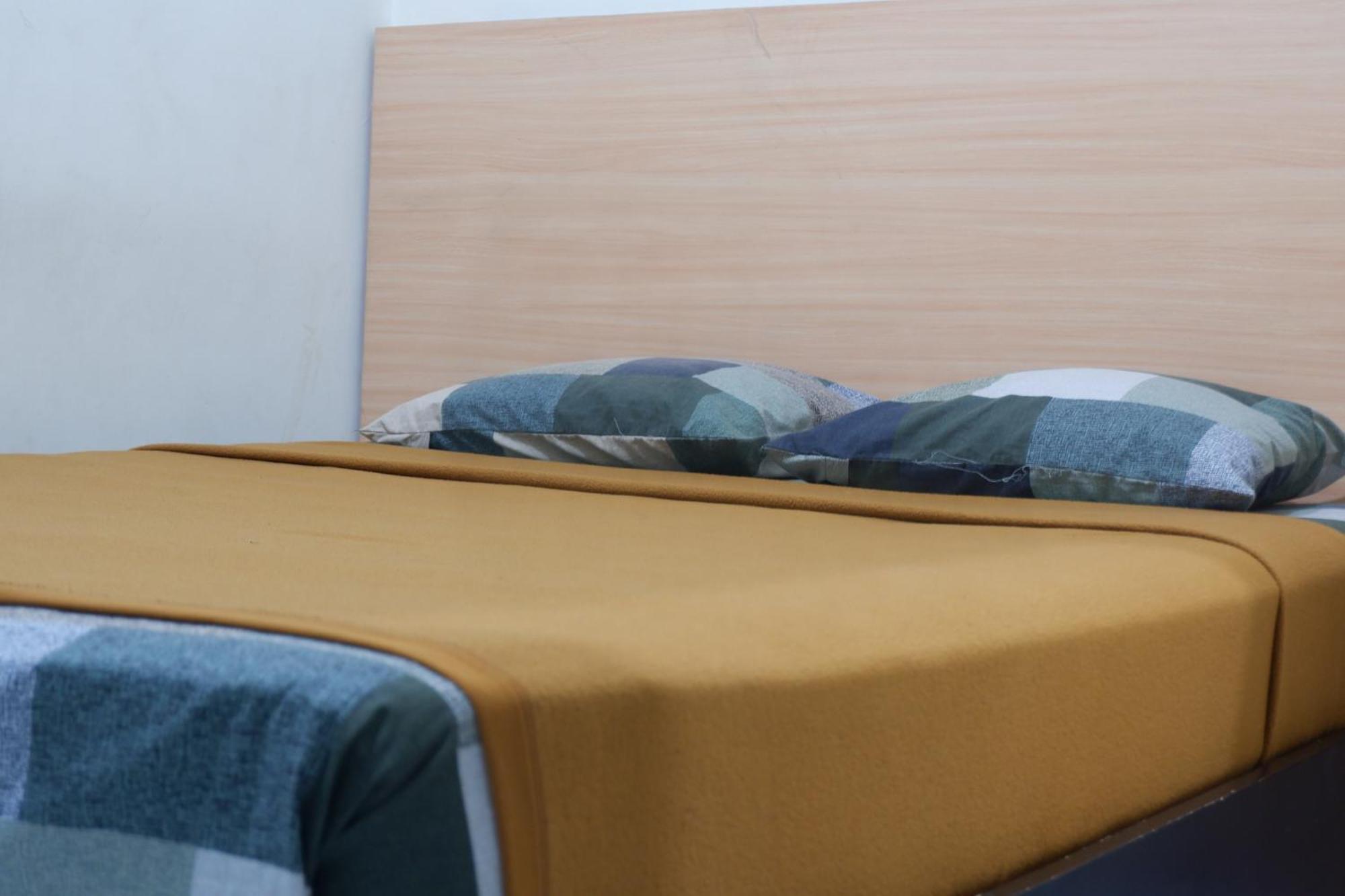 Hotel Taman Indah Madiun Luaran gambar