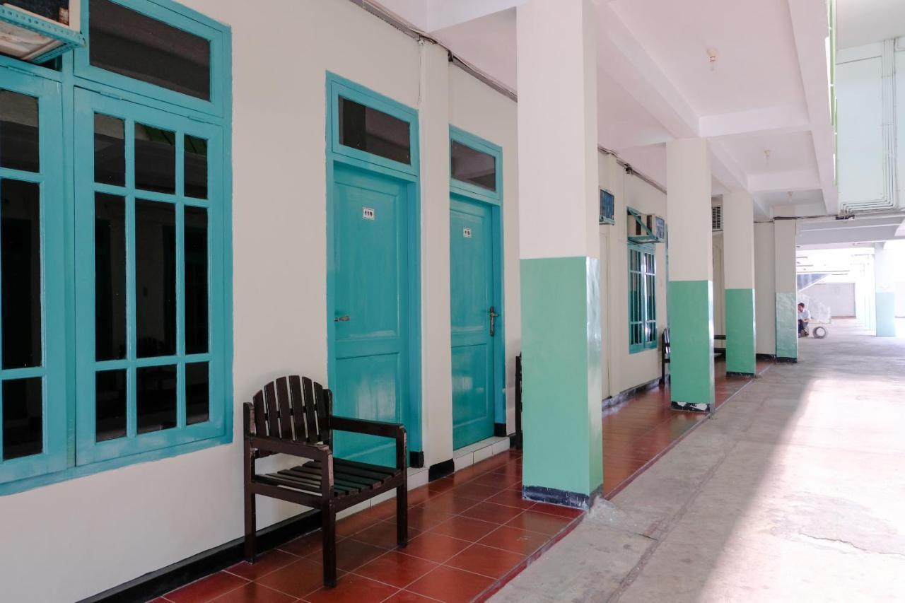 Hotel Taman Indah Madiun Luaran gambar