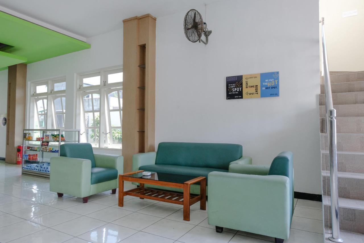 Hotel Taman Indah Madiun Luaran gambar