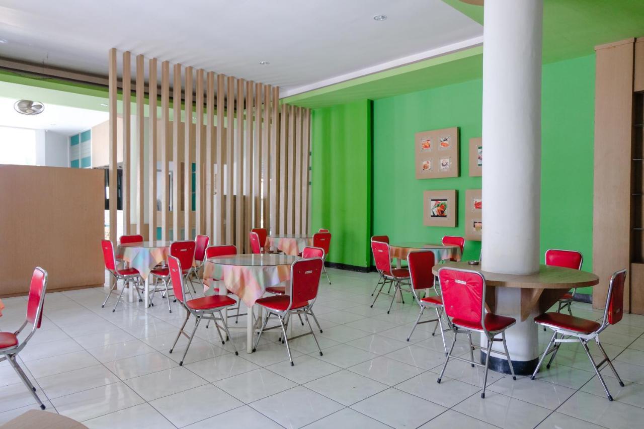 Hotel Taman Indah Madiun Luaran gambar