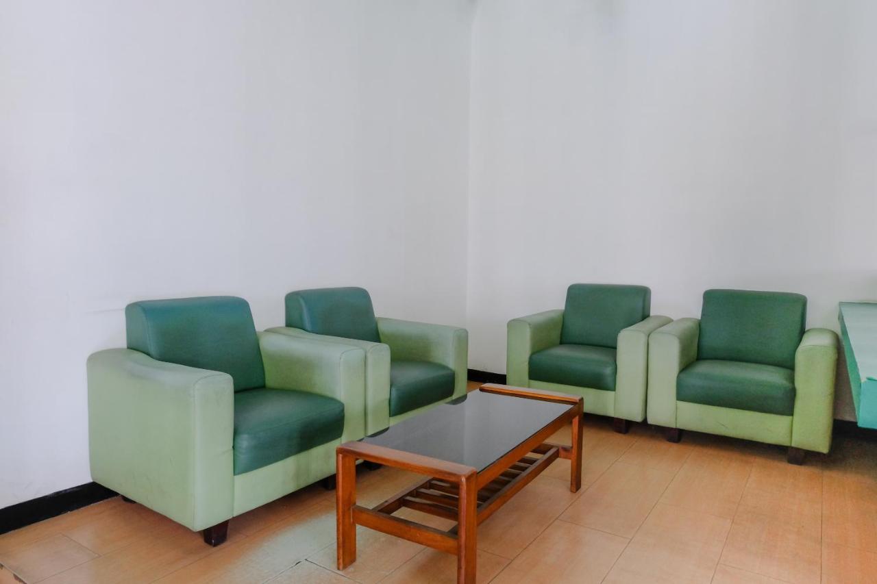 Hotel Taman Indah Madiun Luaran gambar